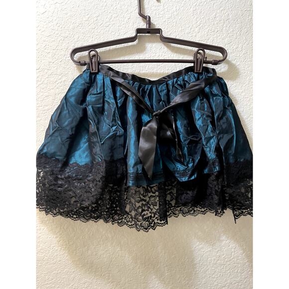Vintage Taffeta, Black Lace & Velvet Hat Costume Cosplay - Picture 7 of 9